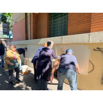 I soci rispondono ai vandali